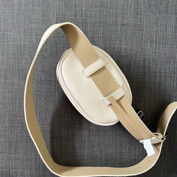 NWT STEVE MADDEN FANNY PACK BAG ON BELT - Picture 4 of 7